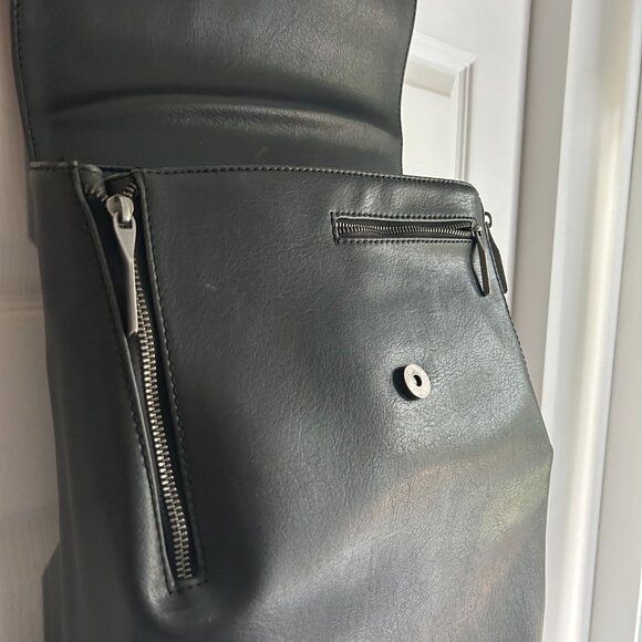 Matt & Nat Laptop Backpack - Picture 4 of 7